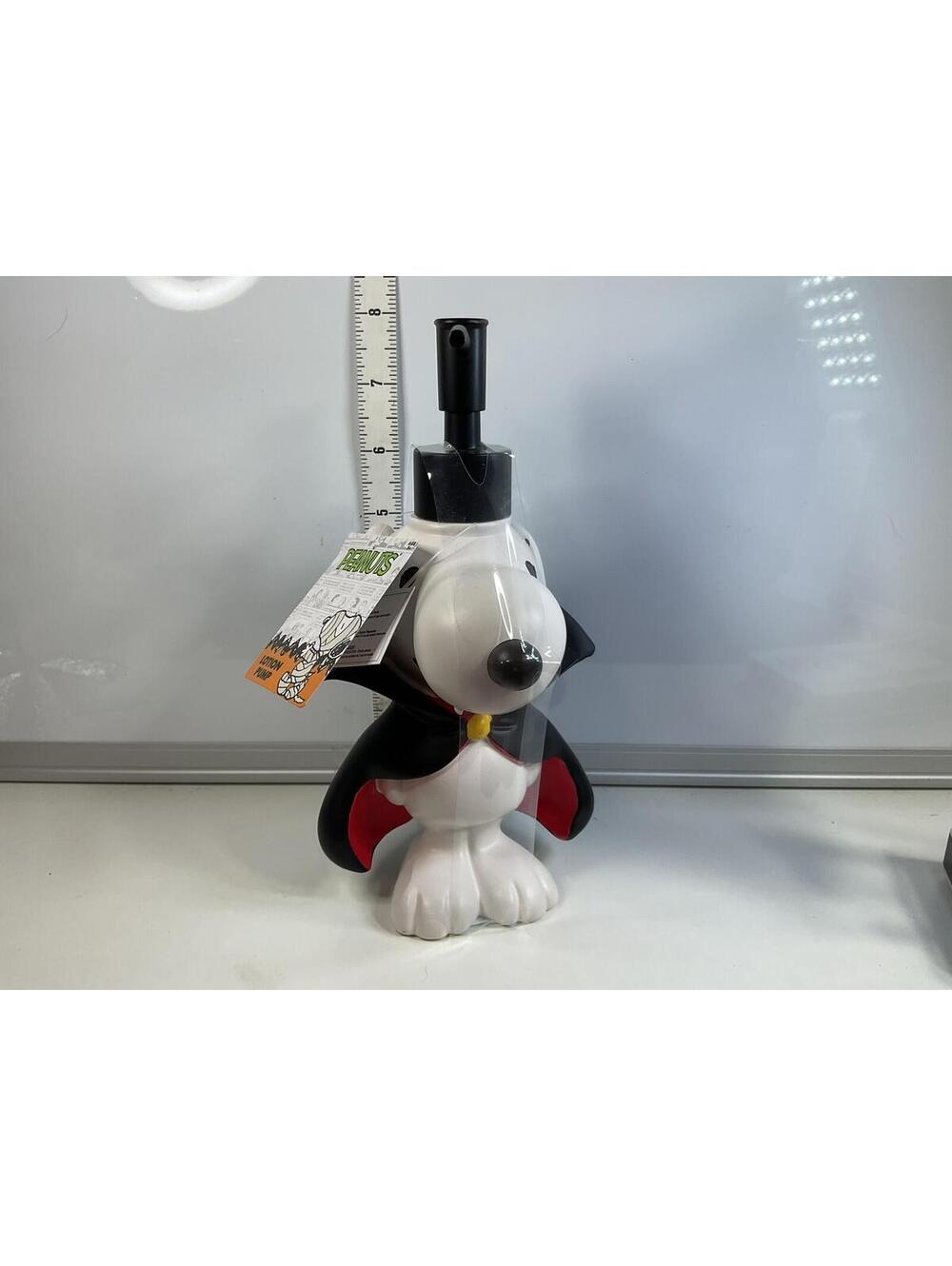 Snoopy Dracula Soap/lotion Pump Dispenser NEW